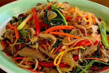 Cách làm món Japchae - miến khoai lang xào Hàn Quốc