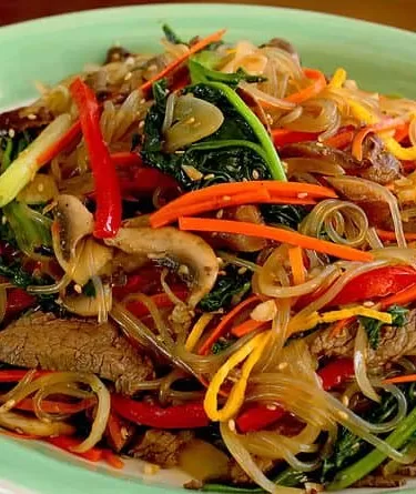 Cách làm món Japchae - miến khoai lang xào Hàn Quốc