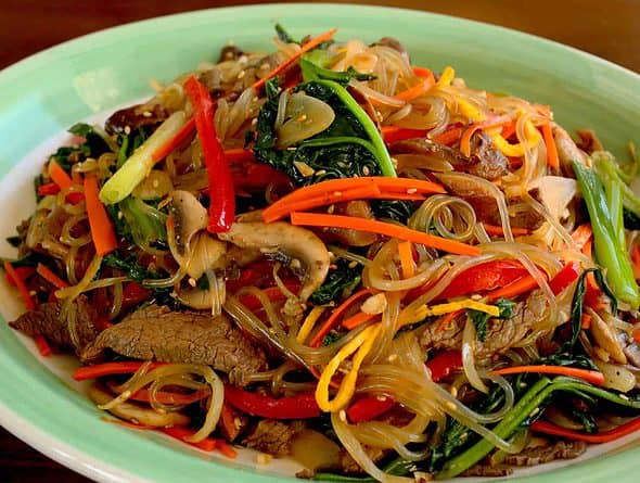 Cách làm món Japchae - miến khoai lang xào Hàn Quốc